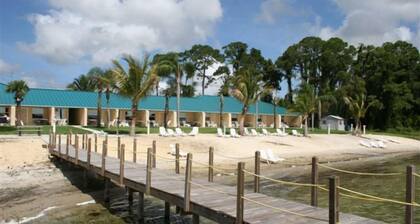 Lake Grassy Inn & Suites