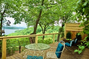 Panoramic Studio Suite | Balcony view - Beaver Lake Cottages (Eureka Springs)