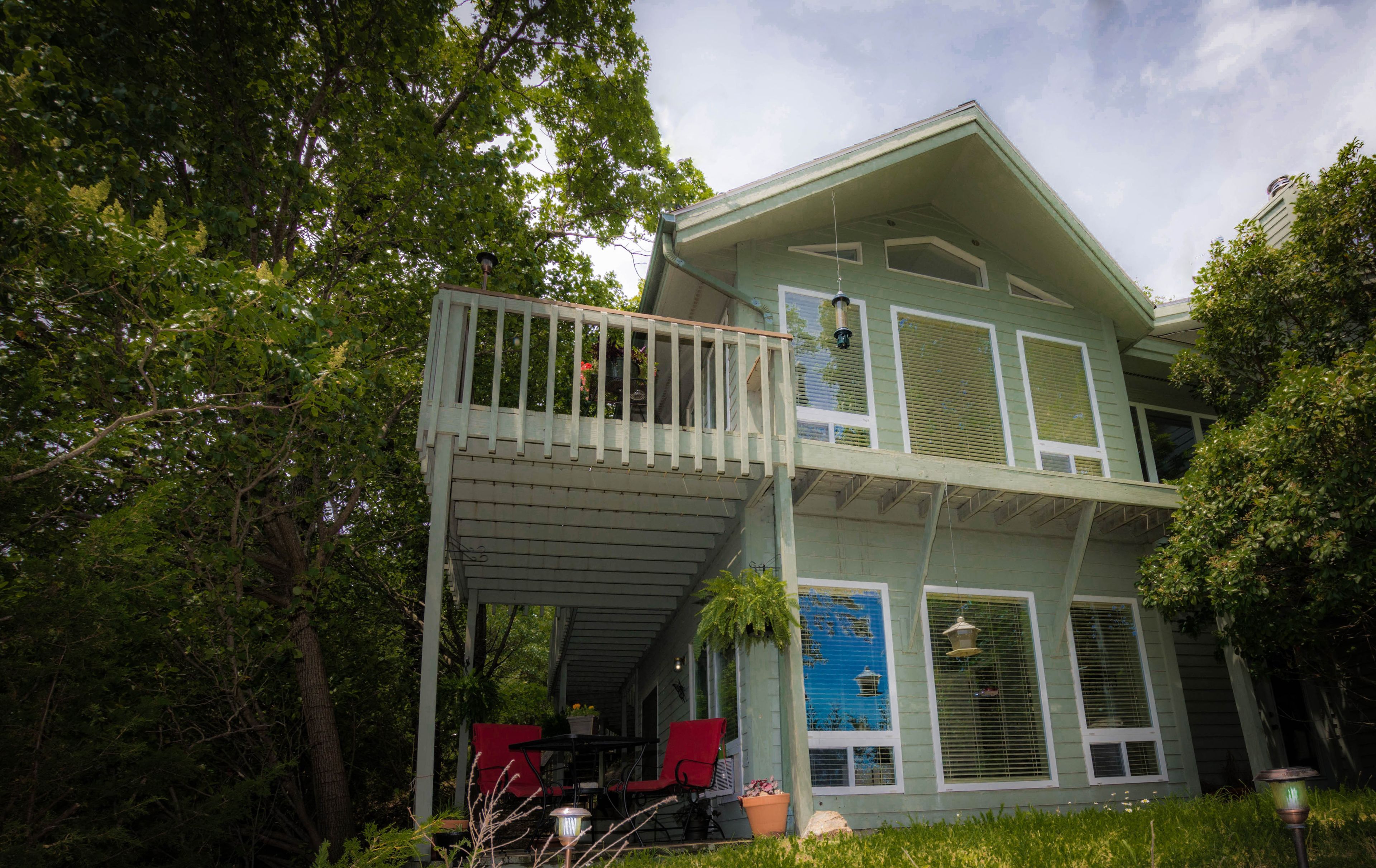 Studio Suite Mewah, 1 Tempat Tidur Queen, pemandangan danau, tepi danau | Pemandangan taman