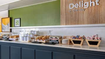 Esmorzar diari continental gratuït
