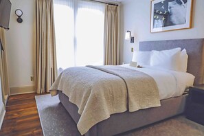 Frette Italian sheets, hypo-allergenic bedding, down duvets - Hotel Fauchere (Milford)