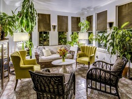 Sala de estar en el lobby