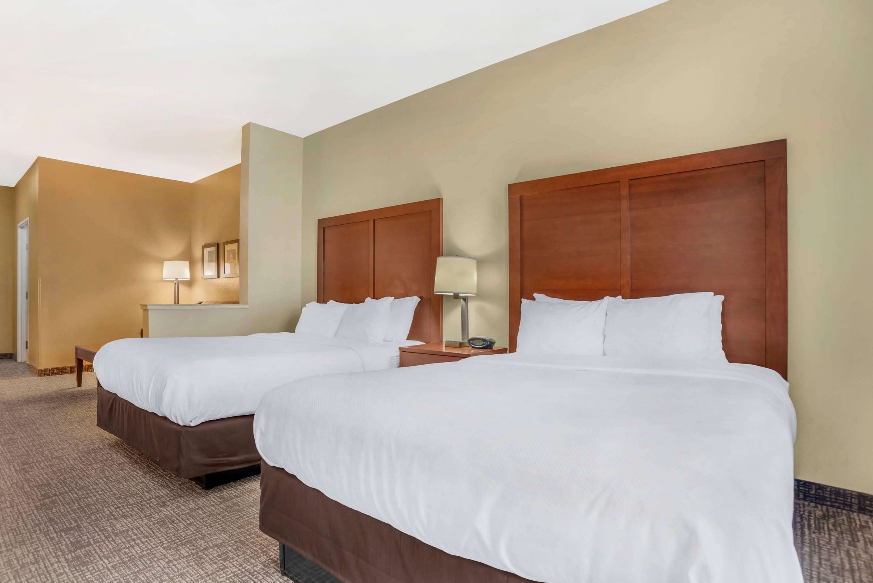 desk, blackout curtains, iron/ironing board, free wifi