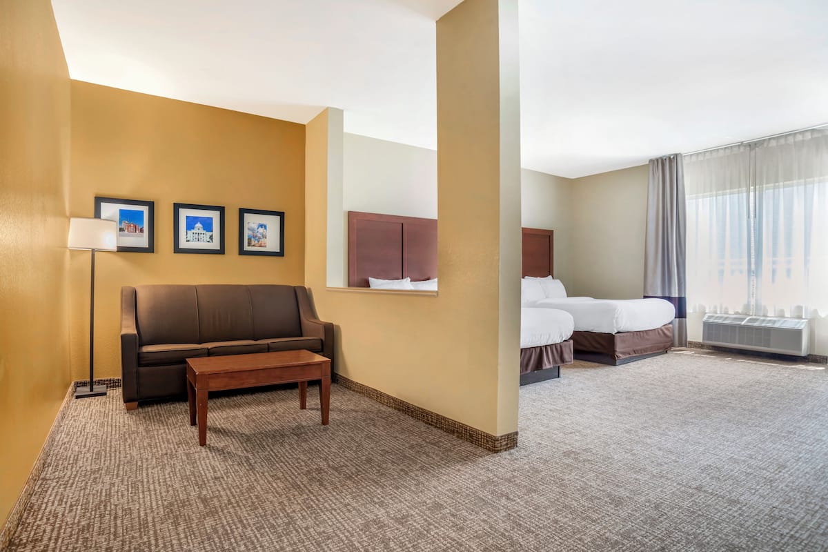 Suite Deluxe, varias camas, no fumadores | Escritorio, cortinas opacas, tabla de planchar con plancha y wifi gratis