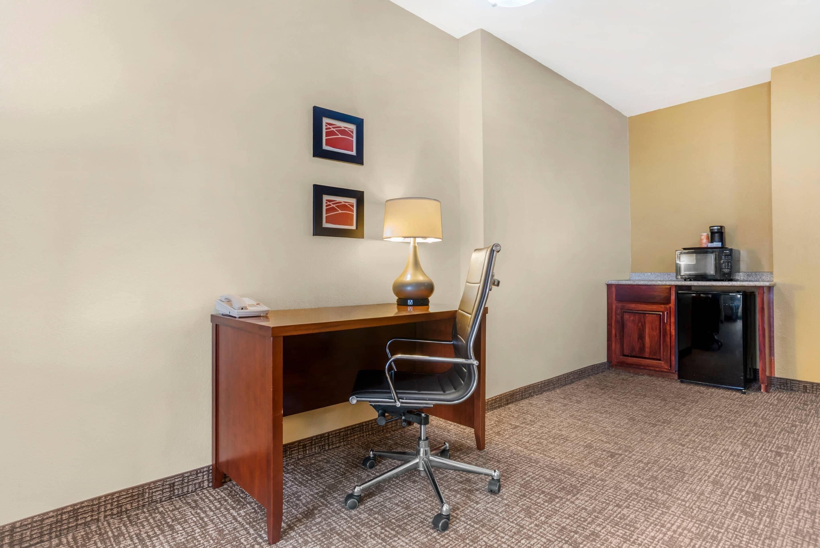 deluxe suite, multiple beds, non smoking | desk, blackout curtains, iron/ironing board, free wifi