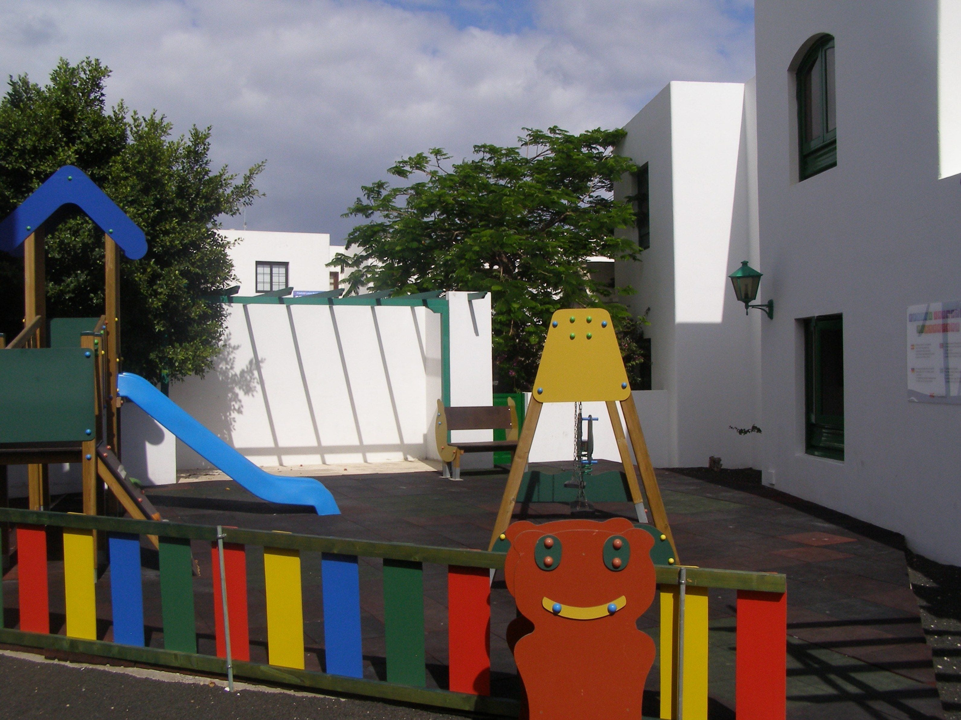 室外兒童遊樂區