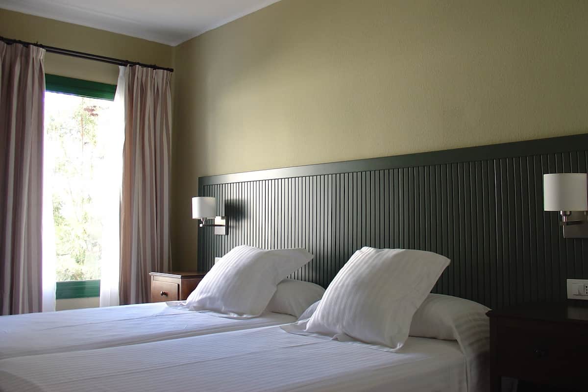 1 slaapkamer, donzen dekbedden, individueel gemeubileerd, wifi