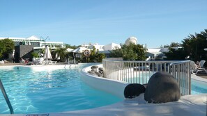 3 outdoor pools, pool umbrellas, pool loungers - Apartamentos HG Lomo Blanco (Tías)
