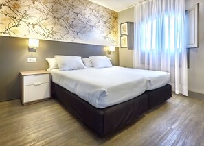 Couette en duvet d'oie, ameublement personnalisé, Wi-Fi, draps fournis