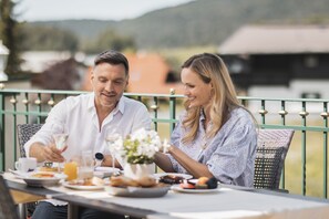 Daily buffet breakfast for a fee - Wellnesshotel Schönruh - Adults Only (Seefeld in Tirol)