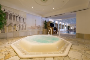 Indoor spa tub - Wellnesshotel Schönruh - Adults Only (Seefeld in Tirol)
