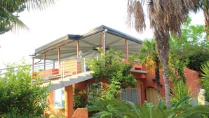 Front of property - Hotel Calysea Tropea - Breakfast & Brunch - Until 13-00 Included - Free Private Parking (Tropea)