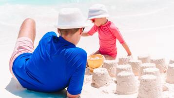 Tæt på stranden, hvidt sand