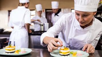 Ilmainen päivittäinen mannermainen aamiainen