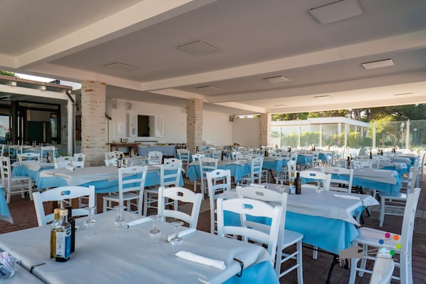 2 restaurants, Regional cuisine