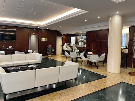 Saguão. AS Hotel dei Giovi