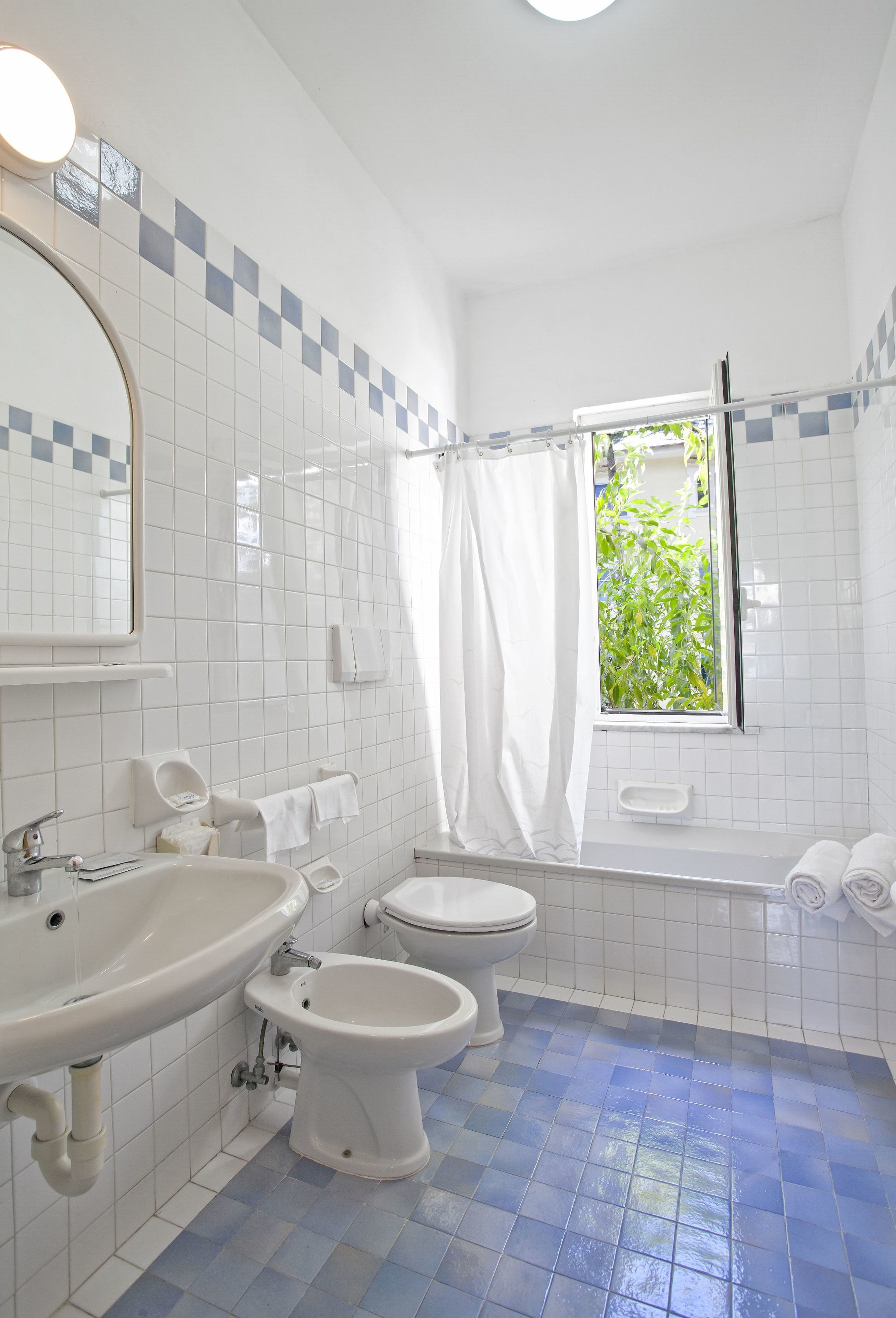 standard double or twin room | bathroom | shower, free toiletries, hair dryer, bidet