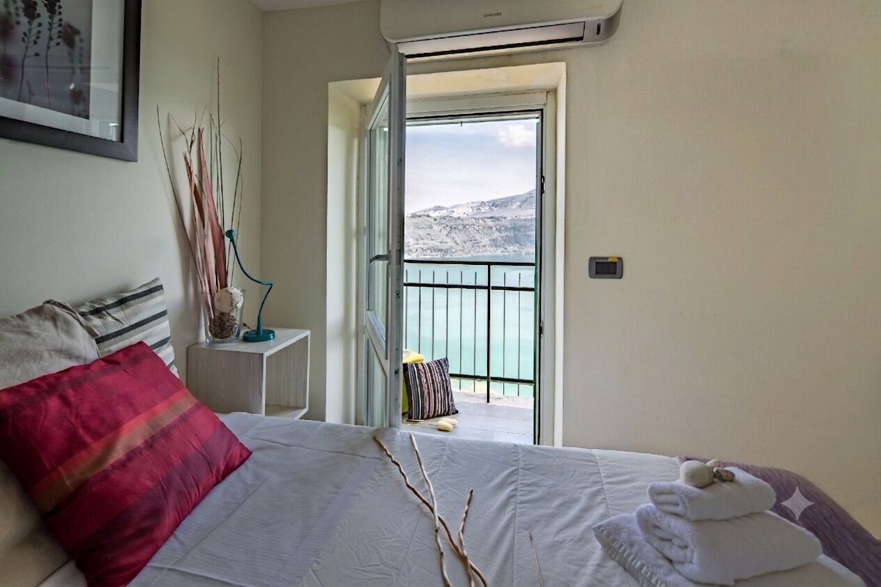 In-room safe, free WiFi, bed sheets
