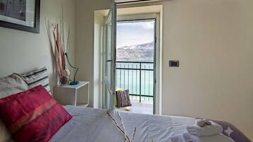 In-room safe, free WiFi, bed sheets