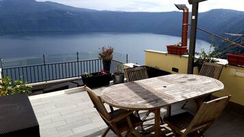 Penthouse, 2 Bedrooms, Terrace, Lake View | Terrace/patio