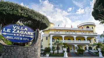 Experience the grandeur of Villa Le Zagare, featuring a spa, beautiful garden, and classical architecture.