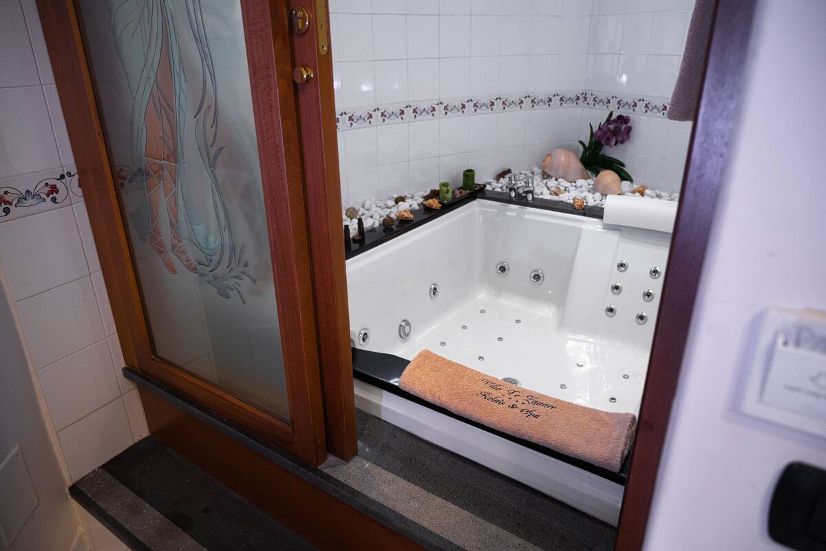 exclusive double room | private spa tub