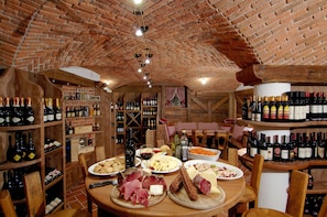 Breakfast and dinner served - Kristiania Pure Nature Hotel & Spa (Pejo)