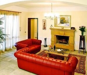 Lobby sitting area - Disio Resort (Marsala)