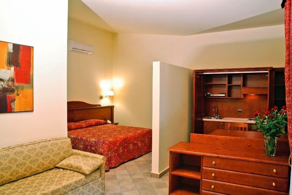 deluxe double room | living area | smart tv