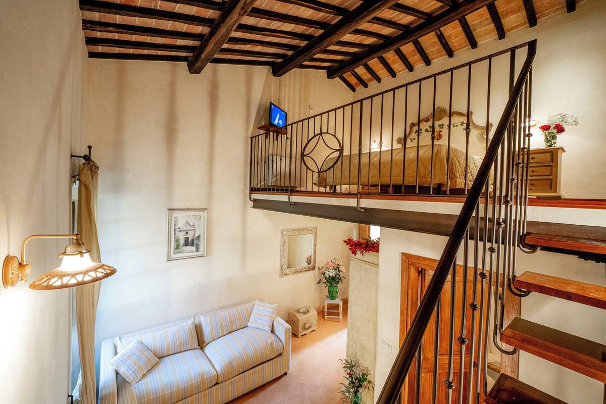 Minibar, in-room safe, soundproofing, free WiFi