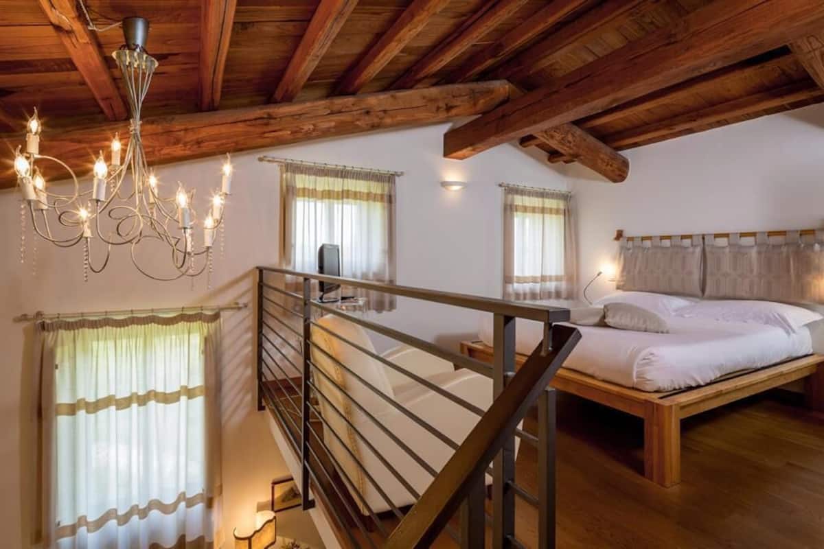 Suite | 1 slaapkamer, luxe beddengoed, een minibar, een kluis op de kamer