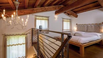 Suite | 1 bedroom, premium bedding, minibar, in-room safe