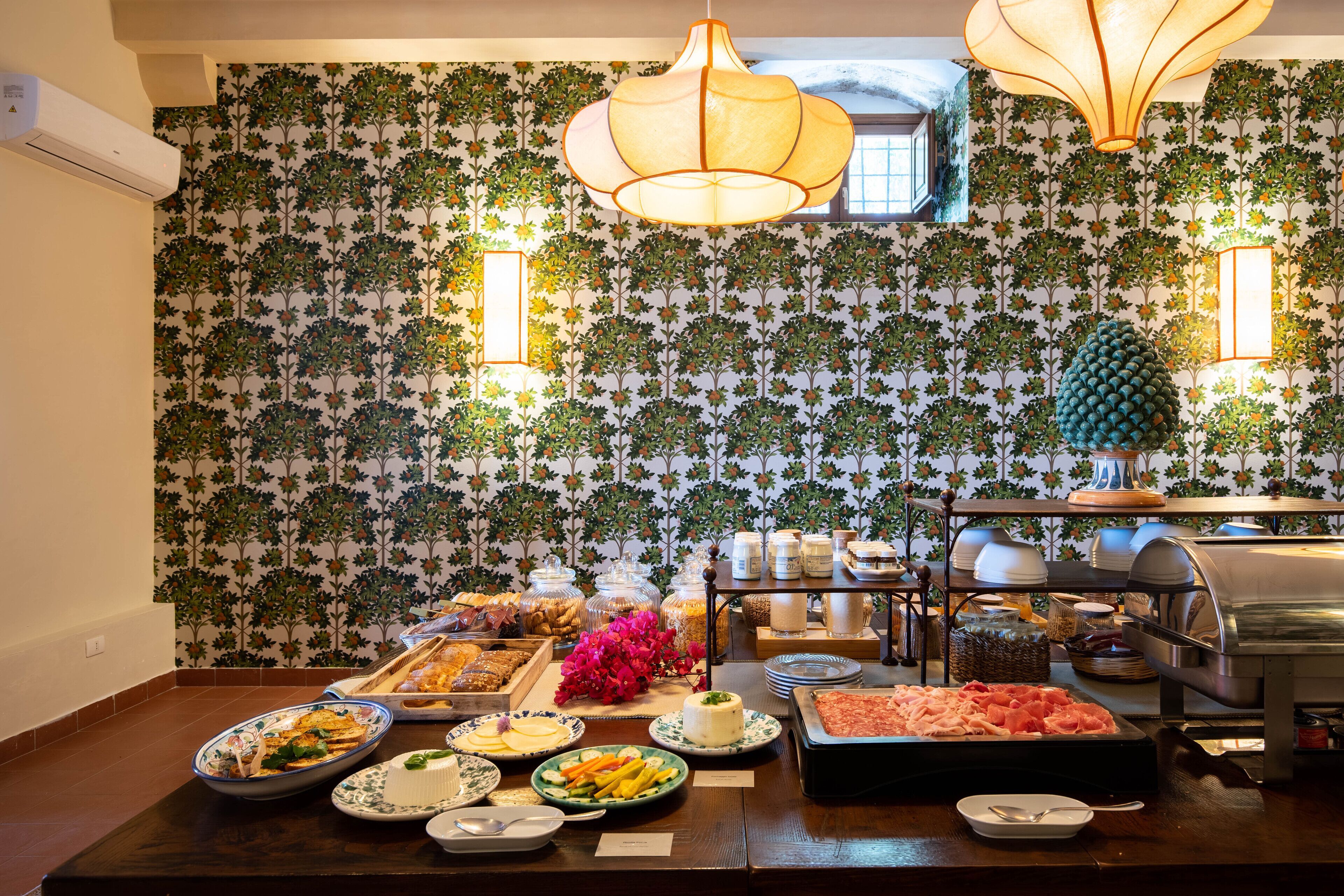 daily buffet breakfast for a fee