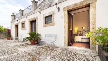 Standard-Doppel- oder -Zweibettzimmer | Terrasse/Patio