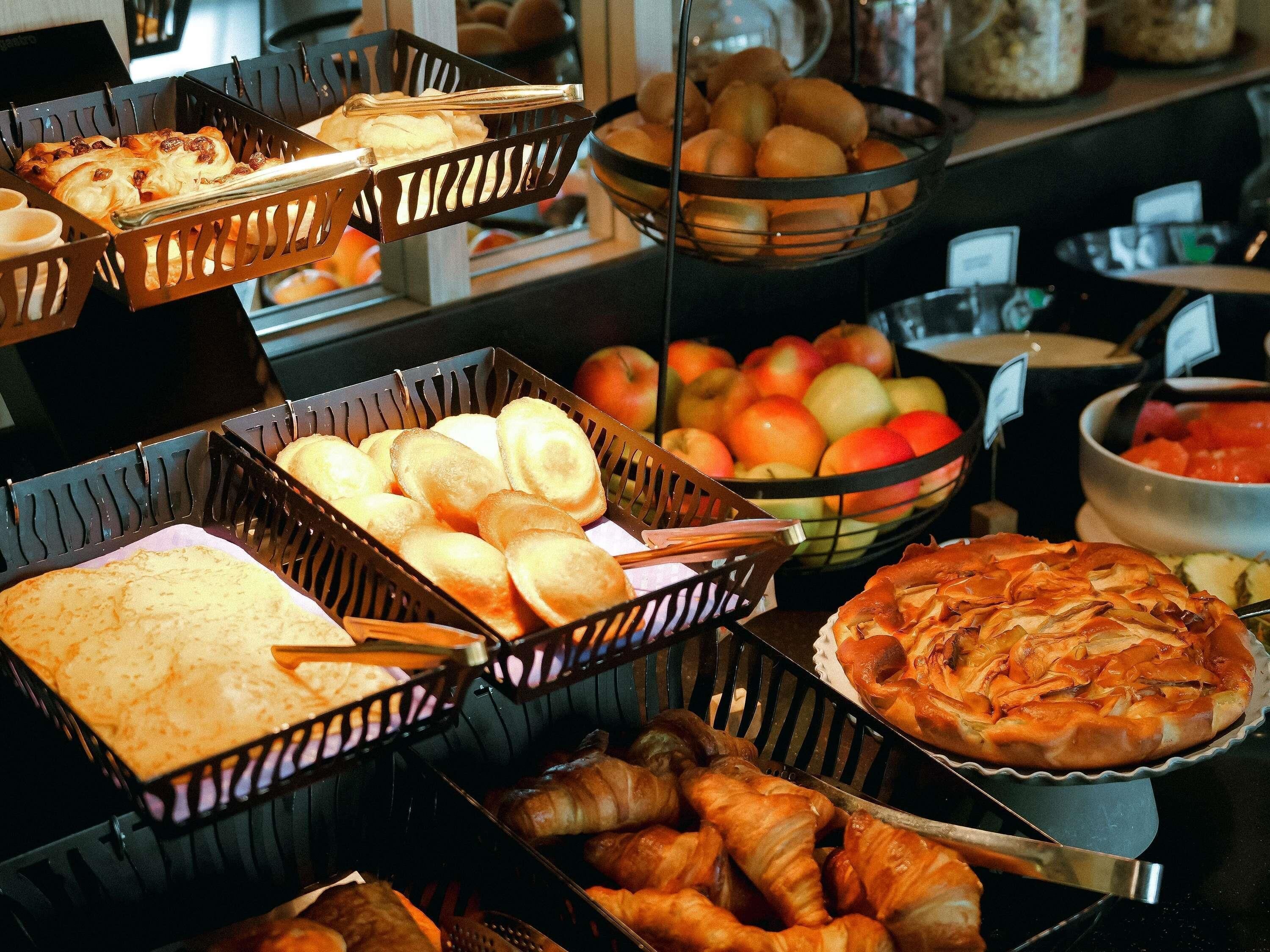 Daily buffet breakfast for a fee