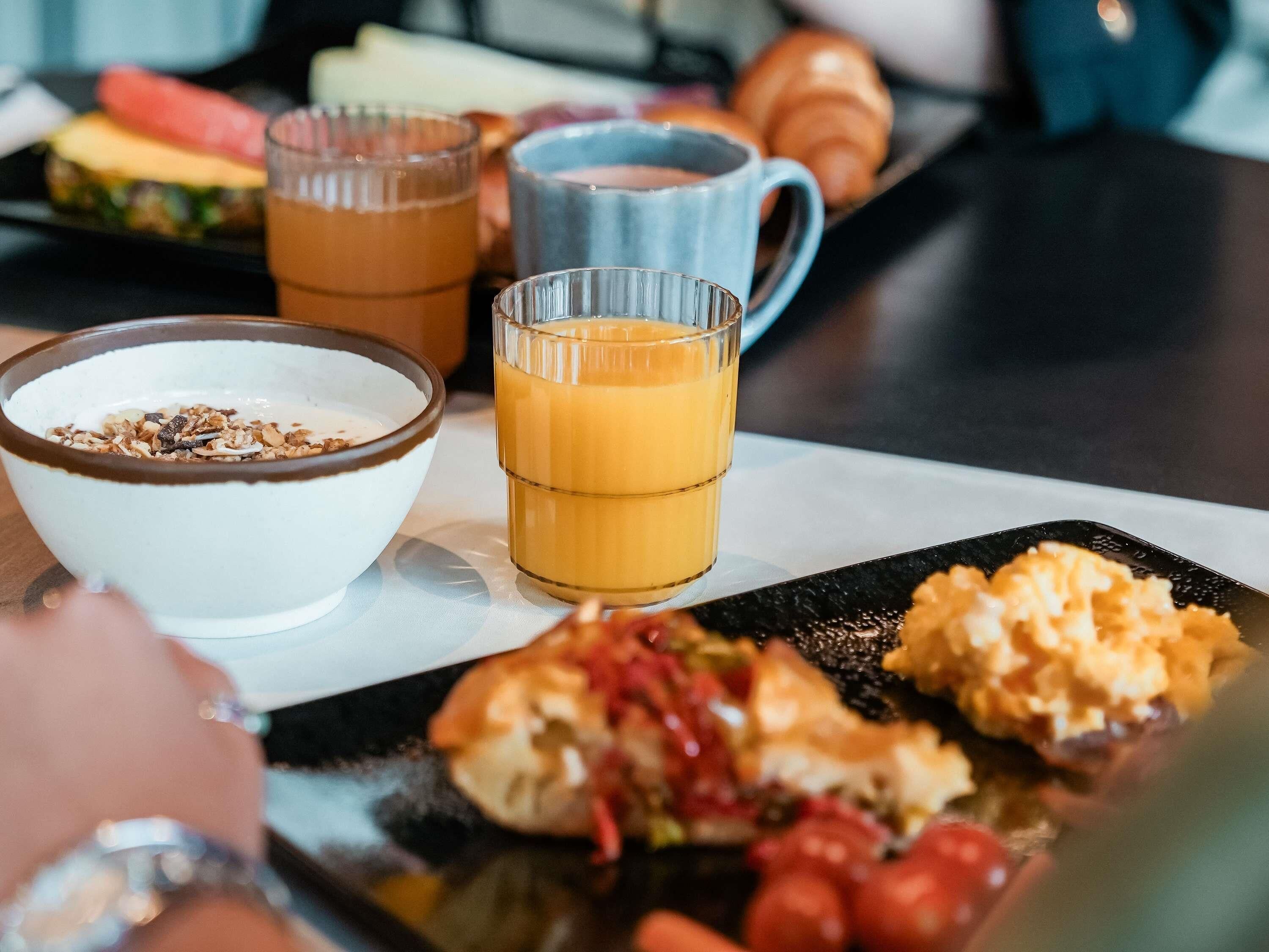 Daily buffet breakfast for a fee
