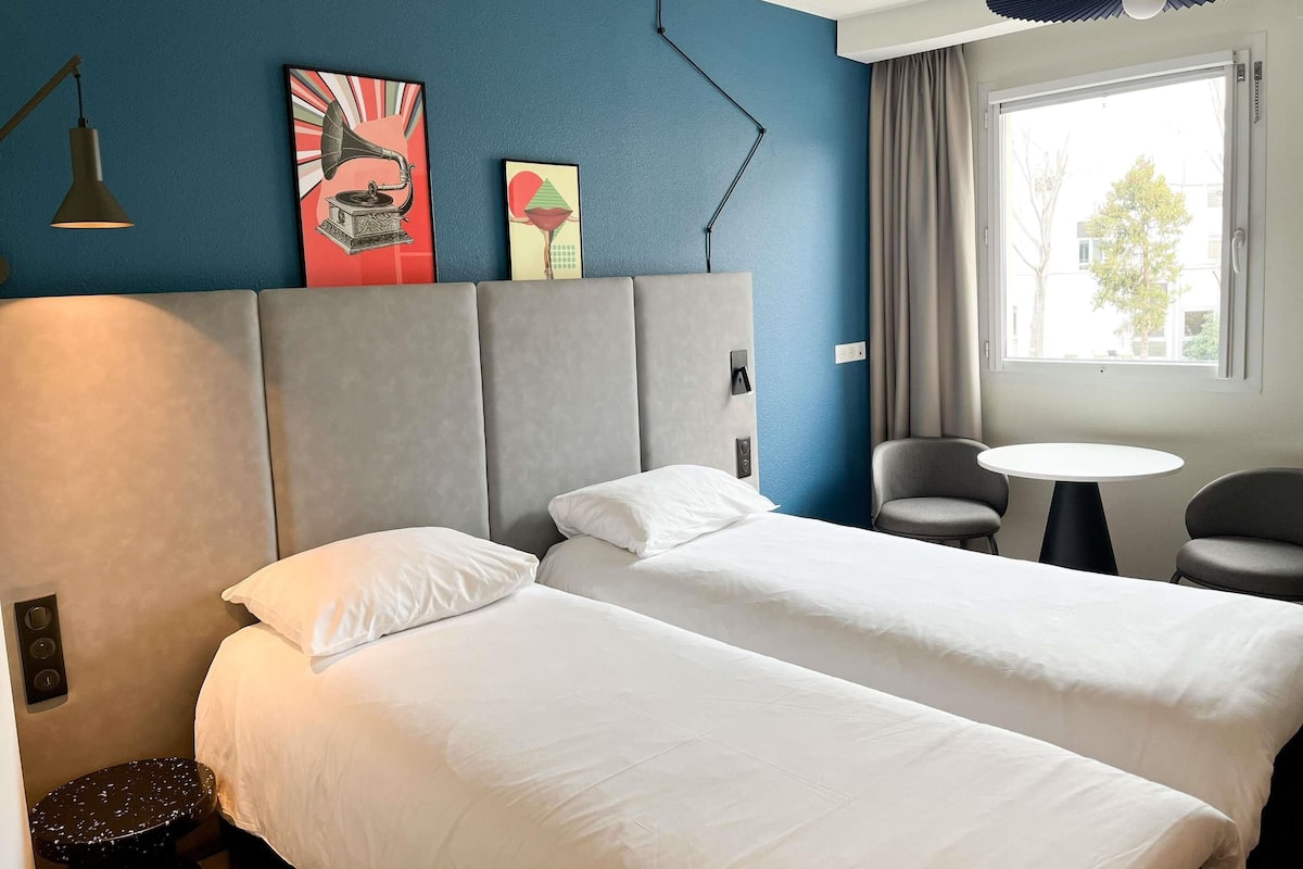 Standard Twin Room | Premium bedding, desk, blackout drapes, soundproofing