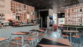 Colazione a buffet a pagamento, servita tutte le mattine
