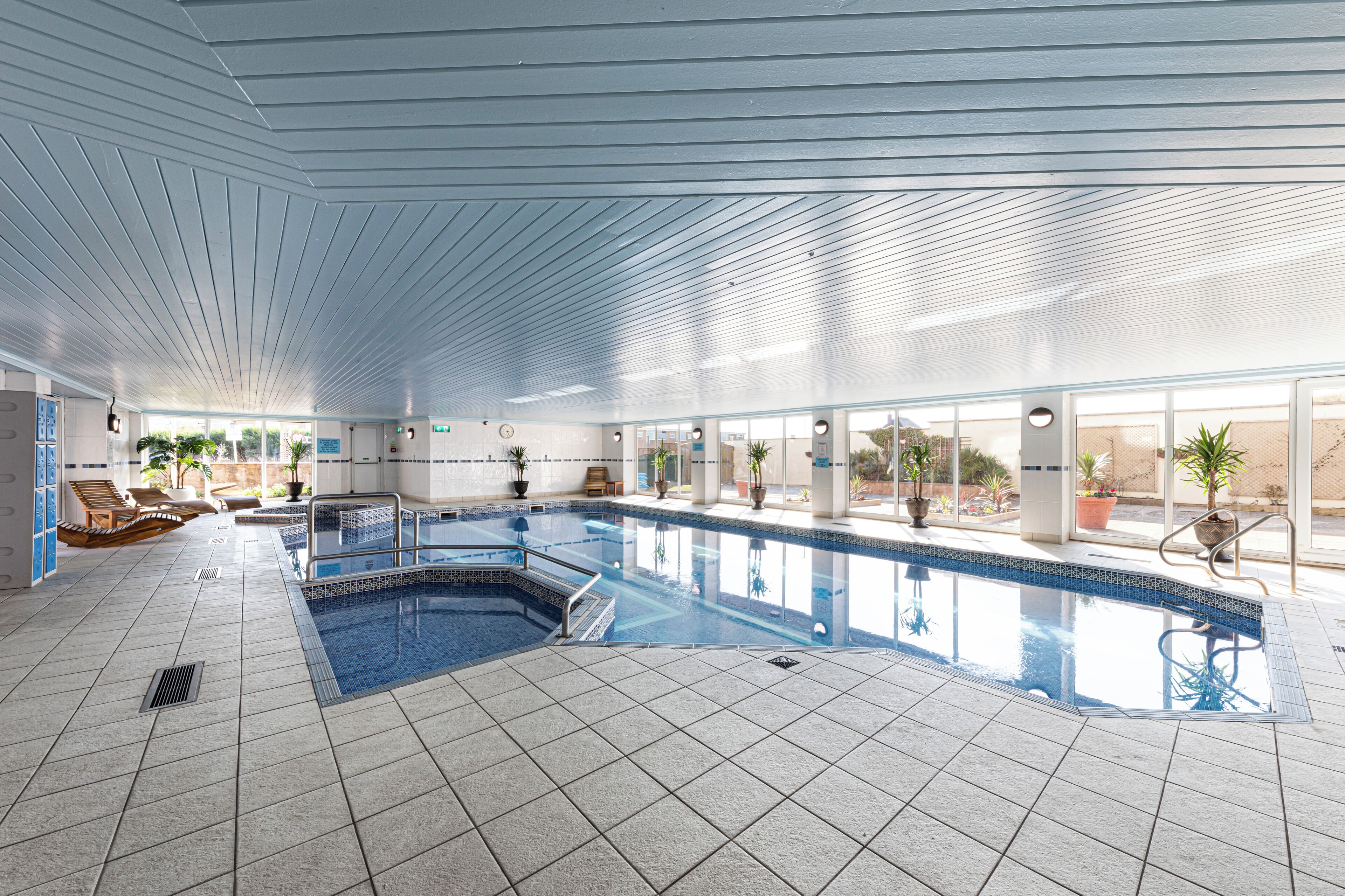 body treatments, hot stone massages, facials, 2 treatment rooms