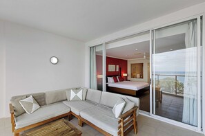 Penthouse, 3 Bedrooms | 1 bedroom, in-room safe, desk, blackout curtains - Oaks Hervey Bay Resort and Spa (Urangan)