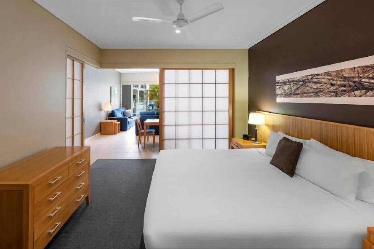 1 bedroom, in-room safe, desk, blackout curtains