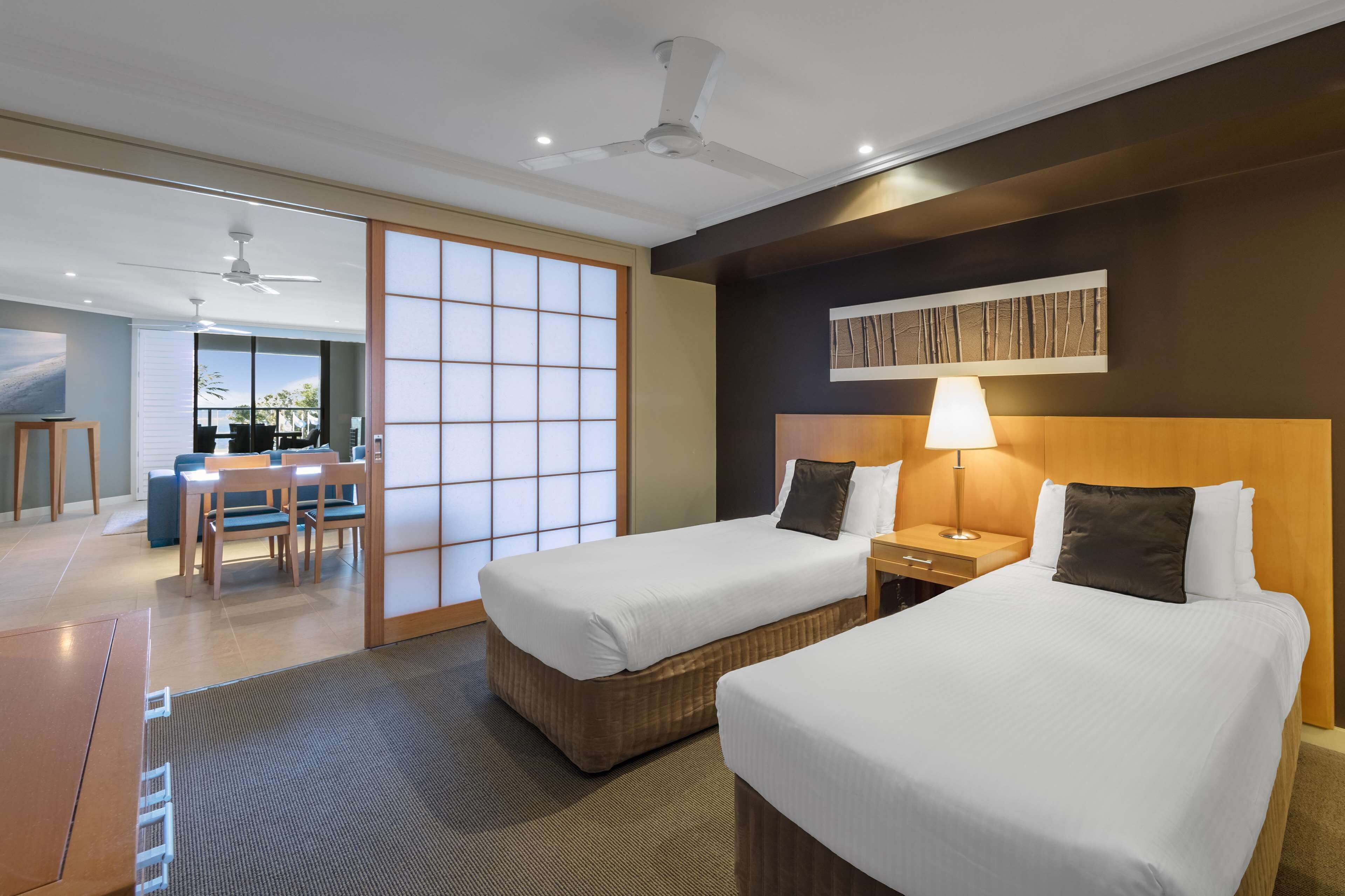 1 間臥室、客房內保險箱、書桌、遮光布/窗簾