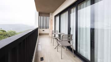 Chambre Double Junior, vue montagne | Draps italiens Frette, literie de qualité supérieure