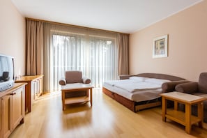Roupas de cama antialérgicas, frigobar, cofres nos quartos, escrivaninha