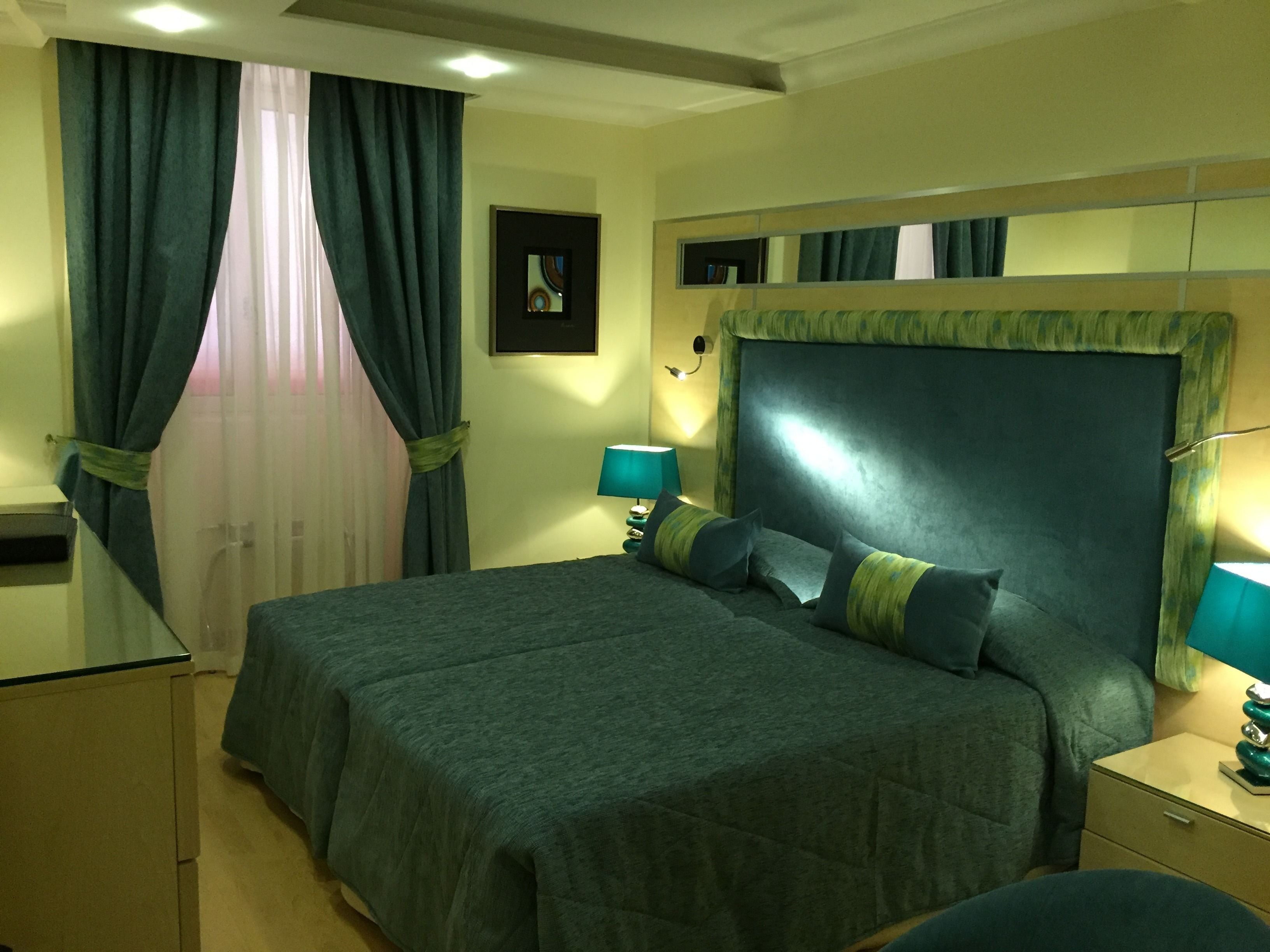 double room single use | minibar, in-room safe, individually decorated, desk