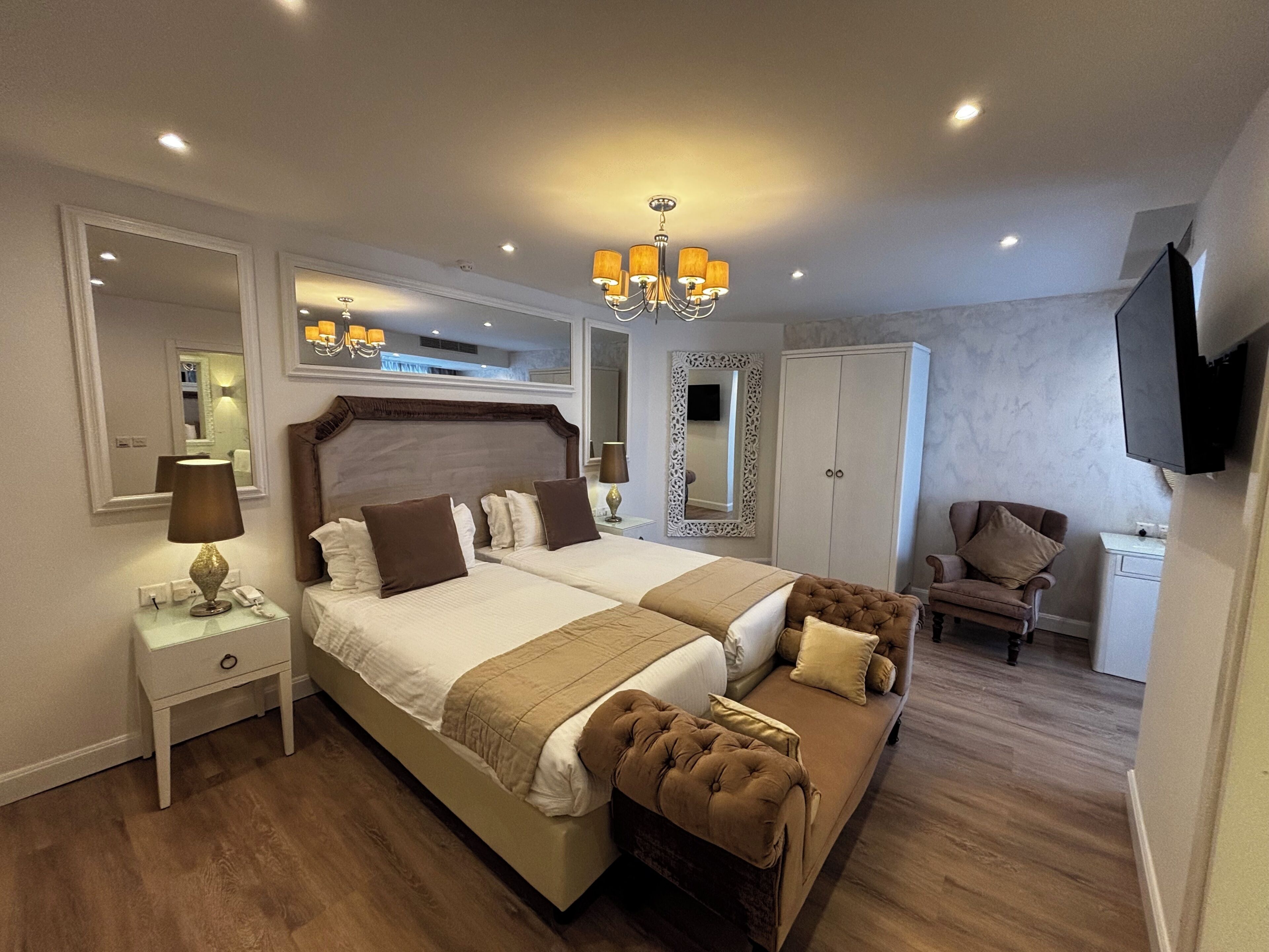 디럭스룸, 바다 전망 | 미니바, 객실 내 금고, 각각 다른 스타일의 인테리어, 책상