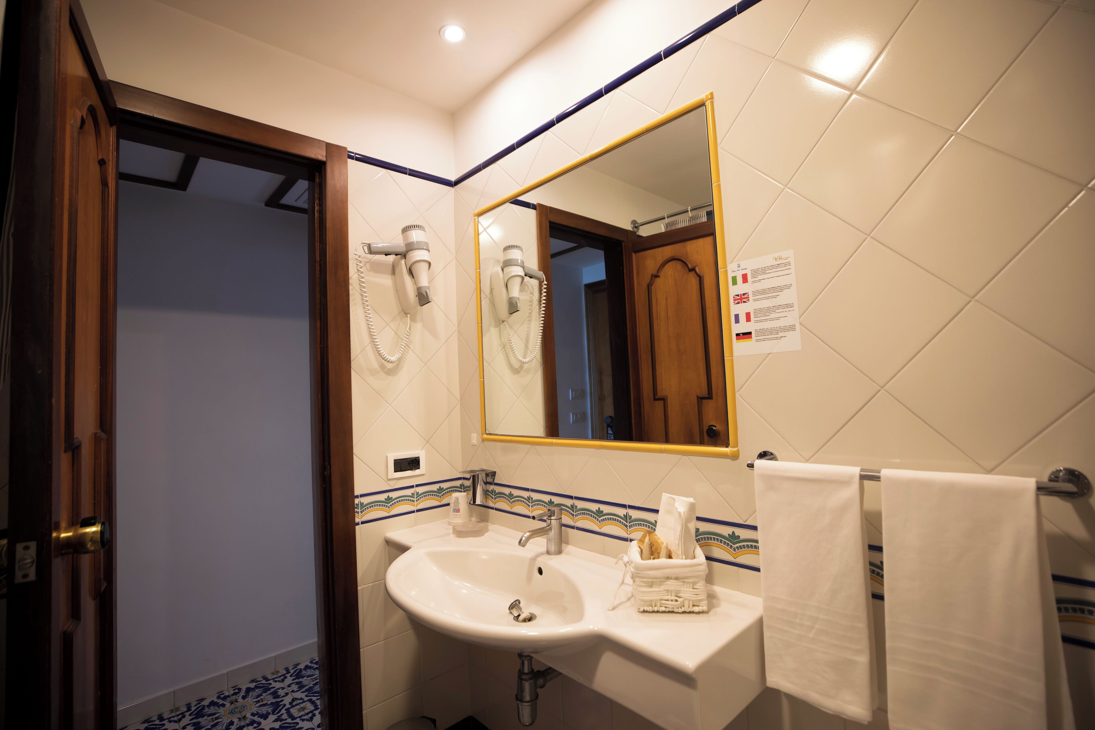 standard room, terrace, sea view (hermitage) | bathroom | combined shower/bathtub, eco-friendly toiletries, hair dryer, bidet