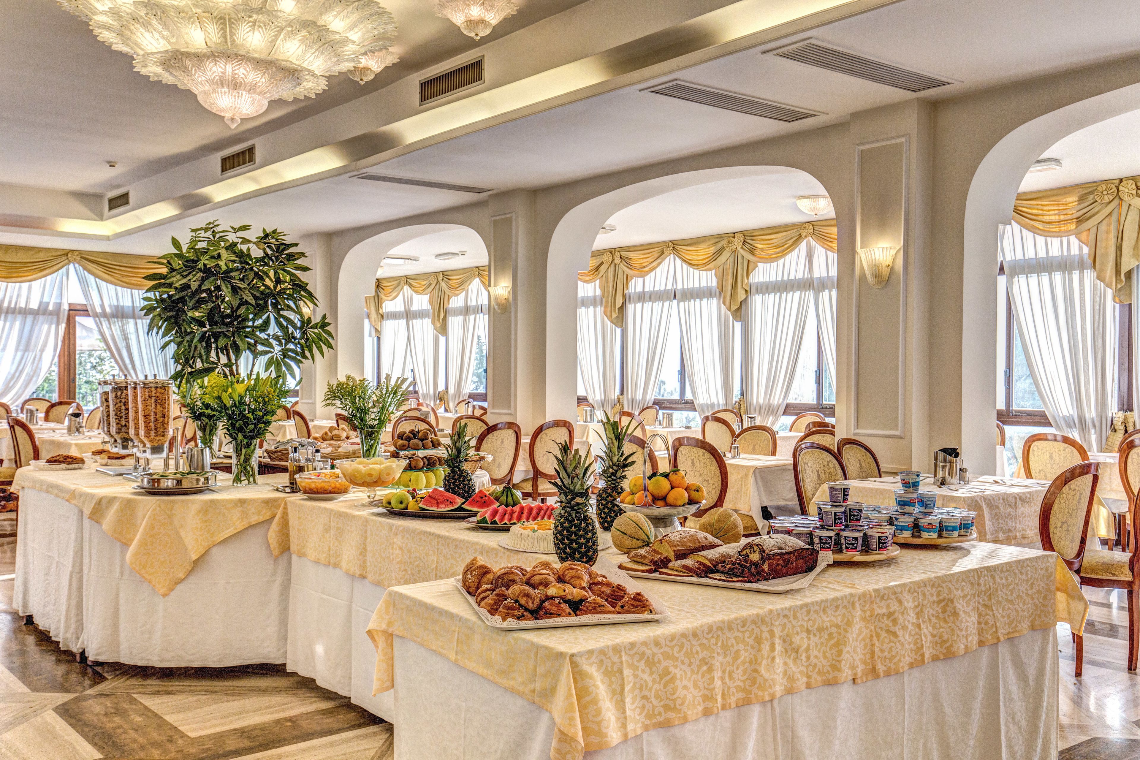 Petit déjeuner buffet compris