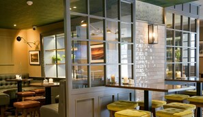 Serveert ontbijt en diner