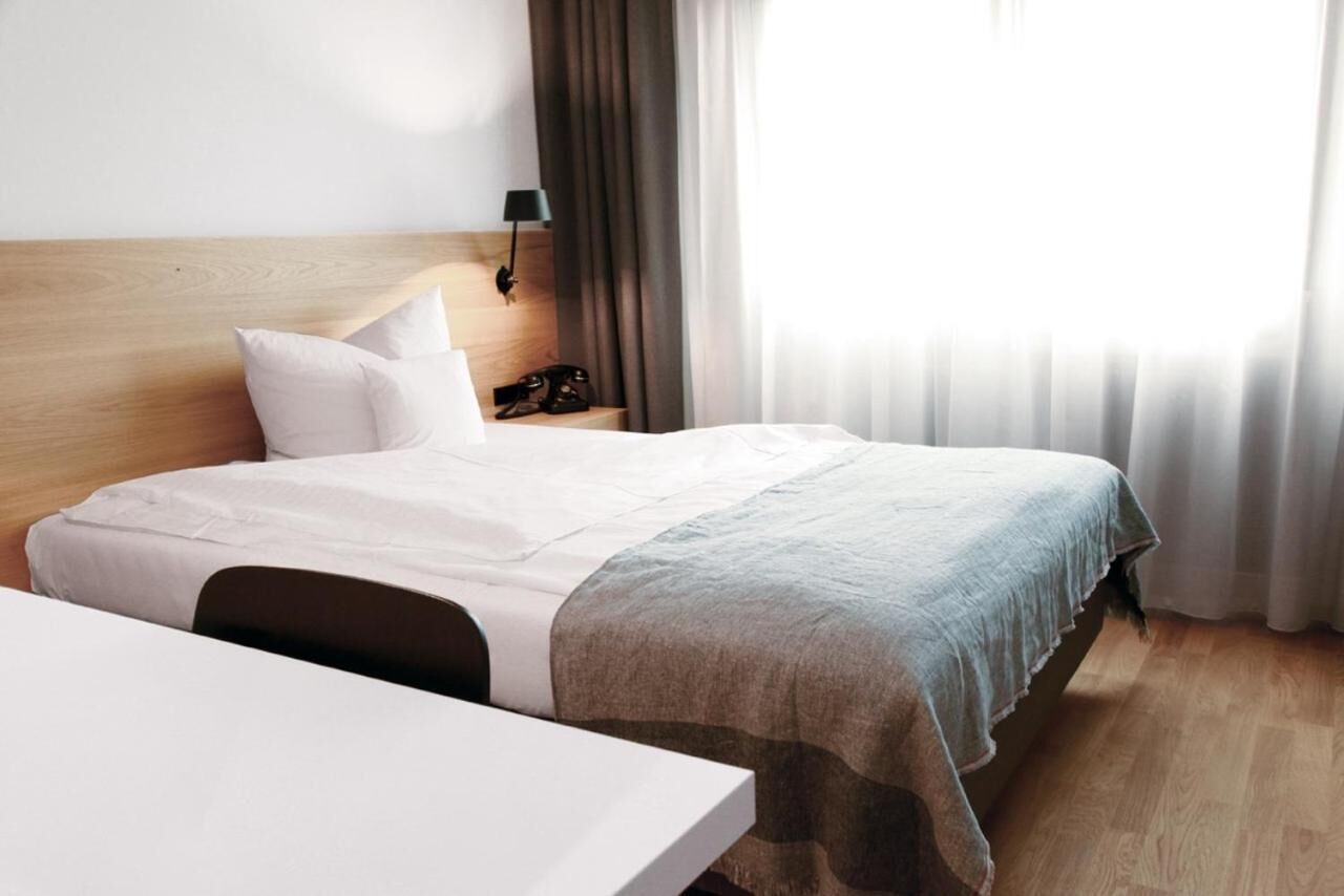 Minibar, desk, soundproofing, free WiFi